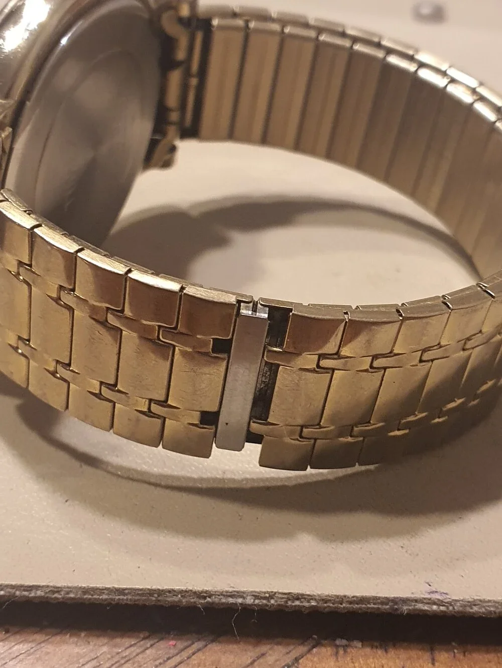 10/$20 Timex Indiglo Goltone/White Easy Reader Men's Watch w/Day-Date